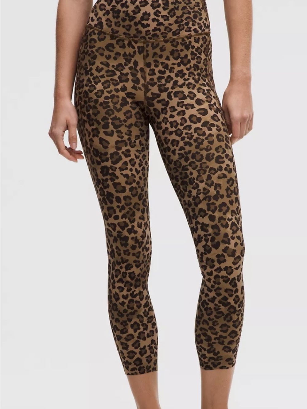 NWT Lululemon Leopard/chettah Print High-Waist 25” leggings size 2